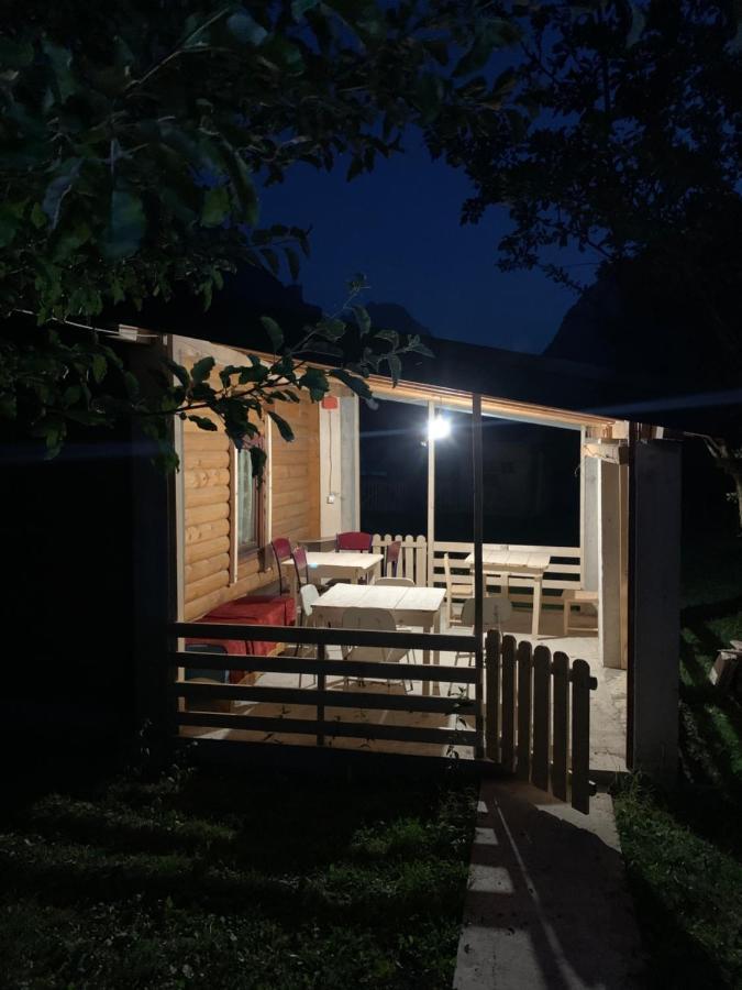 Guest House Ulaj Vuthaj المظهر الخارجي الصورة