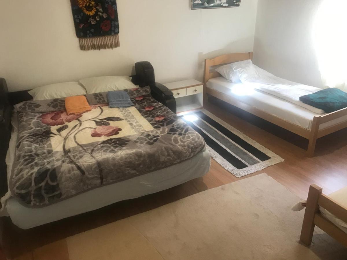 Guest House Ulaj Vuthaj المظهر الخارجي الصورة