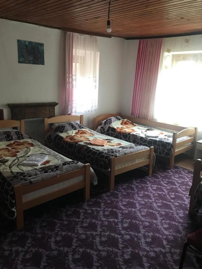 Guest House Ulaj Vuthaj المظهر الخارجي الصورة