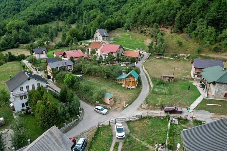 Guest House Ulaj Vuthaj المظهر الخارجي الصورة
